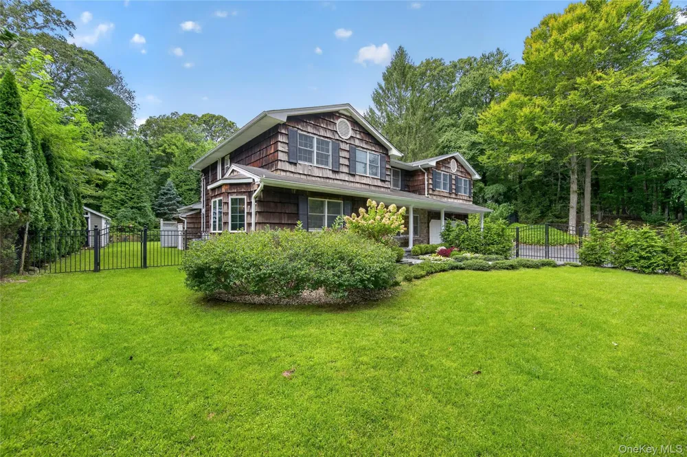 4 Salt Hay Way Smithtown, NY 11787