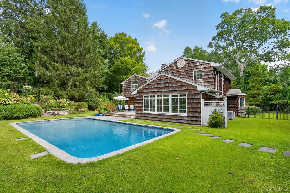 4 Salt Hay Way Smithtown, NY 11787