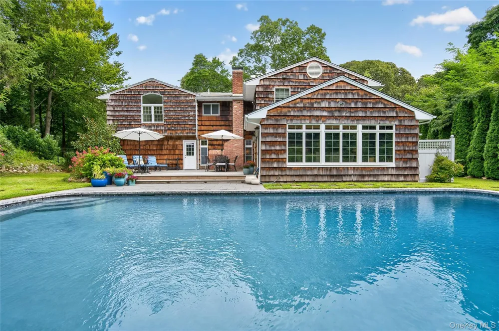 4 Salt Hay Way Smithtown, NY 11787