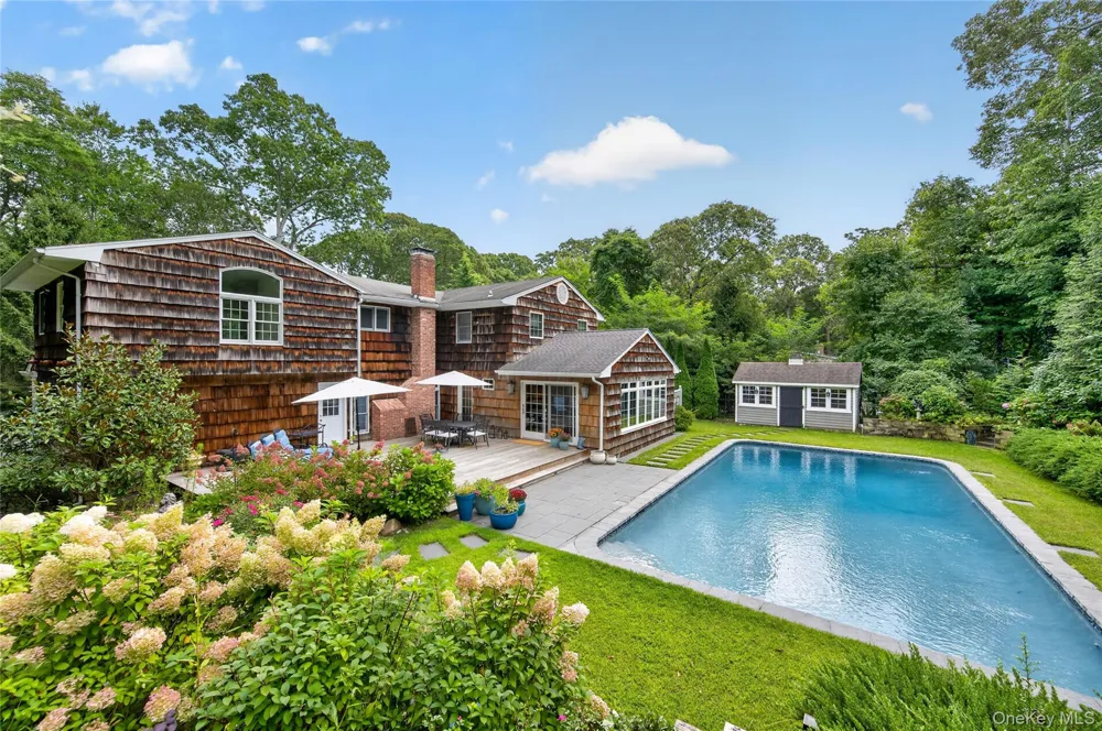 4 Salt Hay Way Smithtown, NY 11787