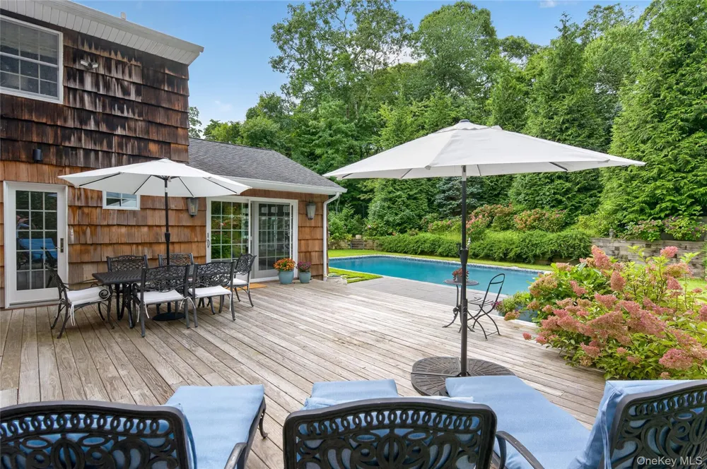 4 Salt Hay Way Smithtown, NY 11787