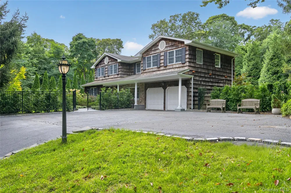 4 Salt Hay Way Smithtown, NY 11787