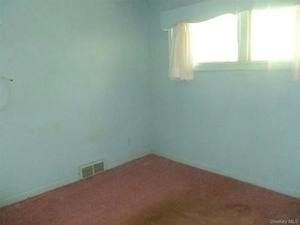 17 Chestnut Lane Newburgh, NY 12550