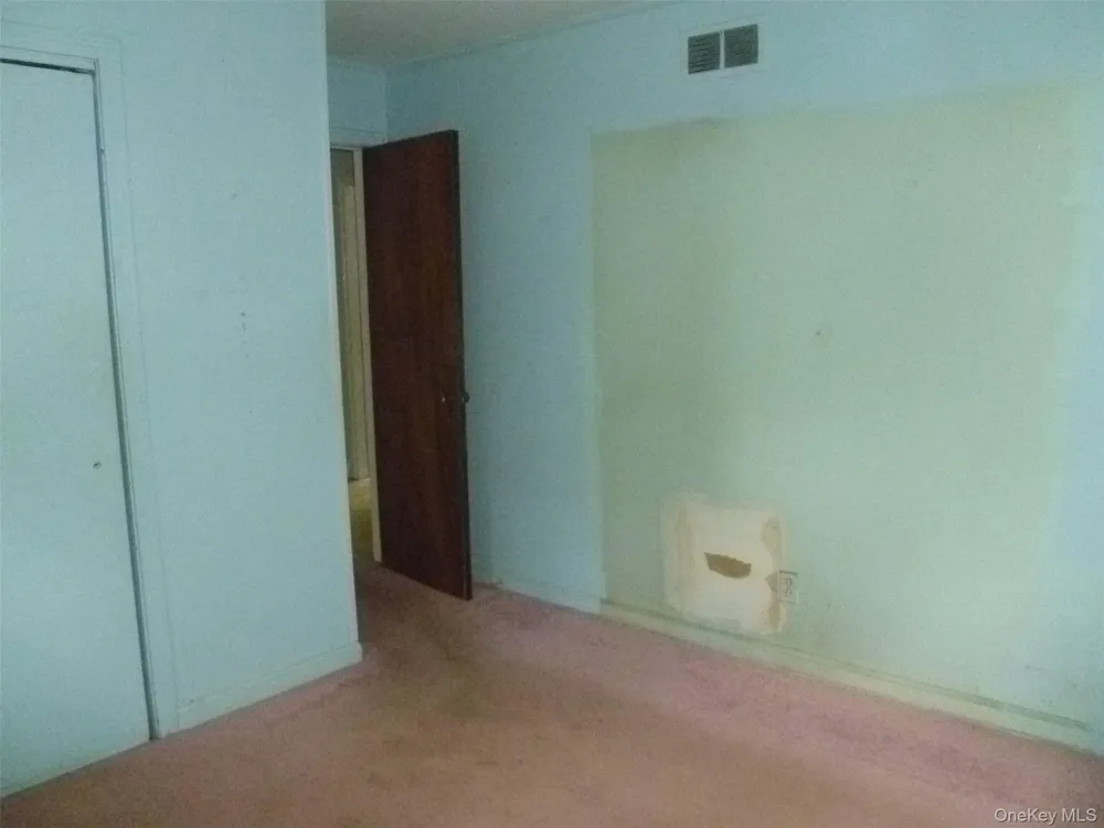 17 Chestnut Lane Newburgh, NY 12550