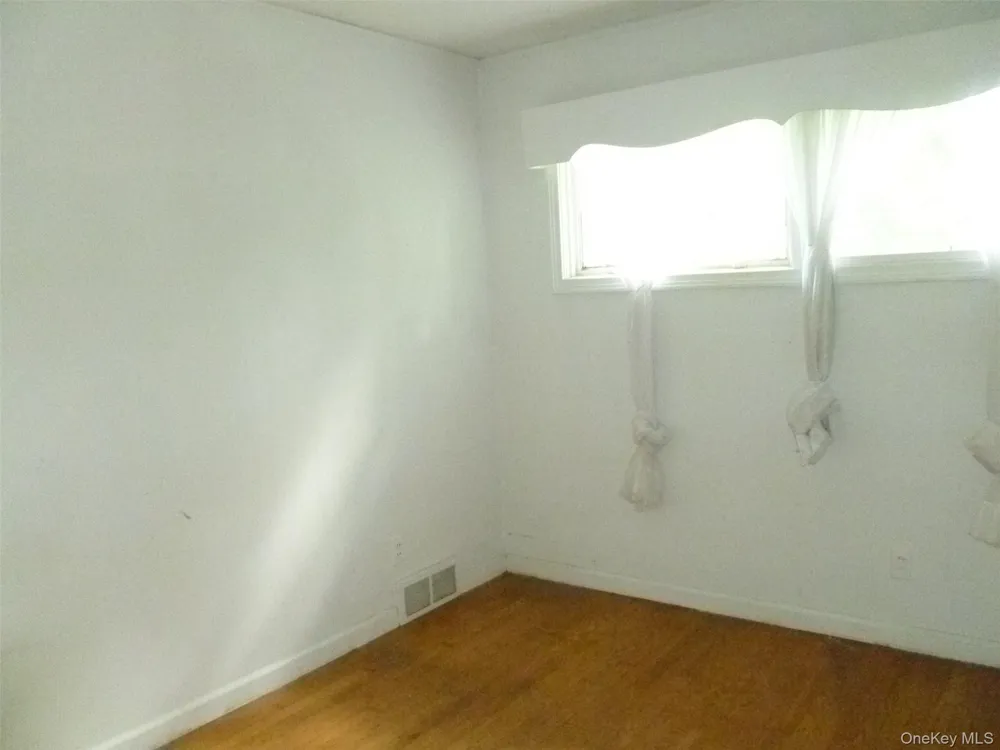 17 Chestnut Lane Newburgh, NY 12550