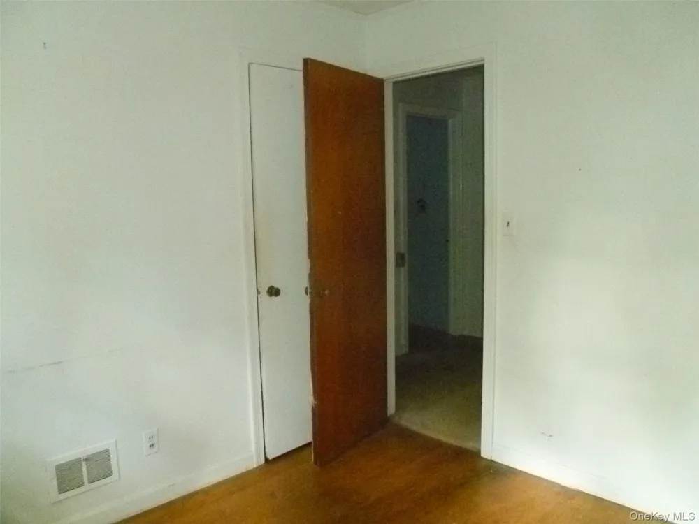 17 Chestnut Lane Newburgh, NY 12550