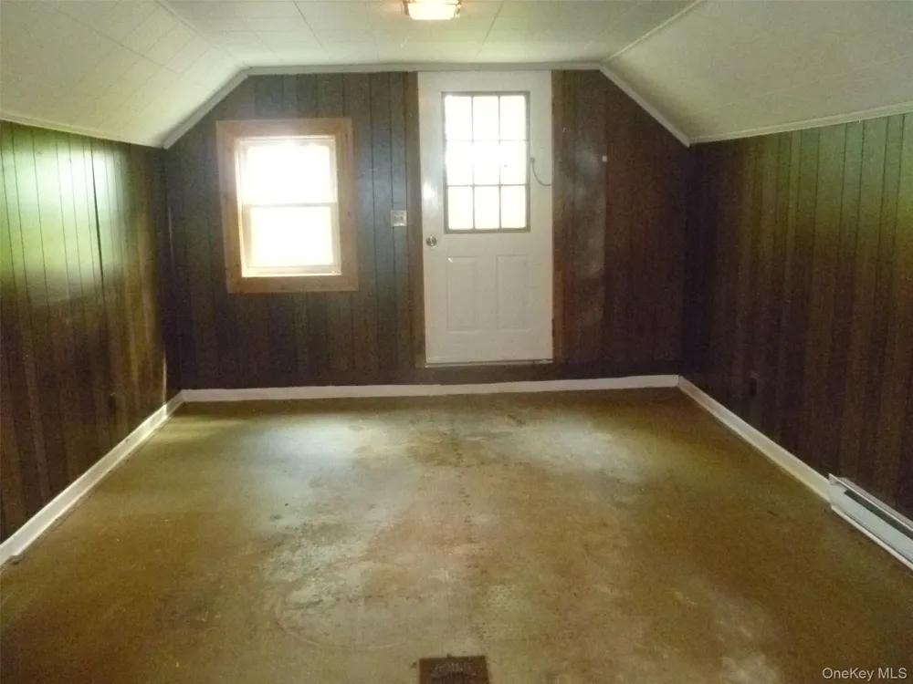 17 Chestnut Lane Newburgh, NY 12550