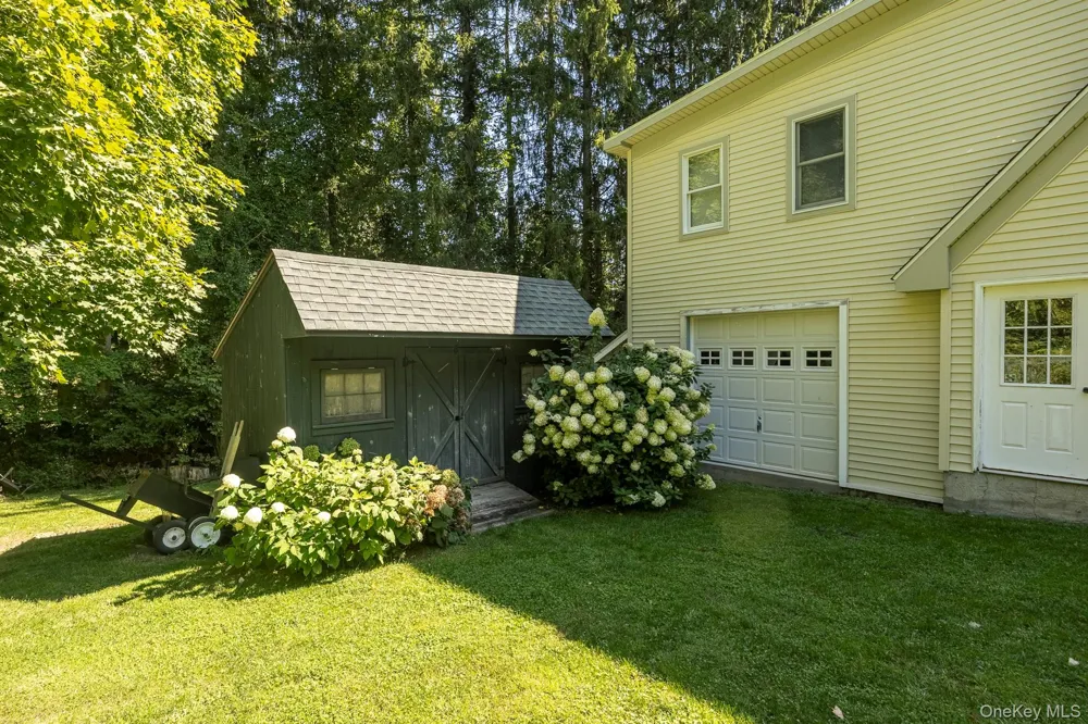 163 Horseshoe Road Millbrook, NY 12545