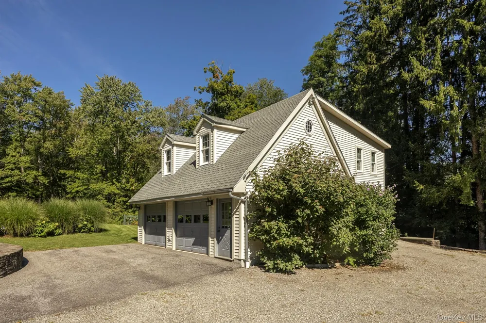 163 Horseshoe Road Millbrook, NY 12545