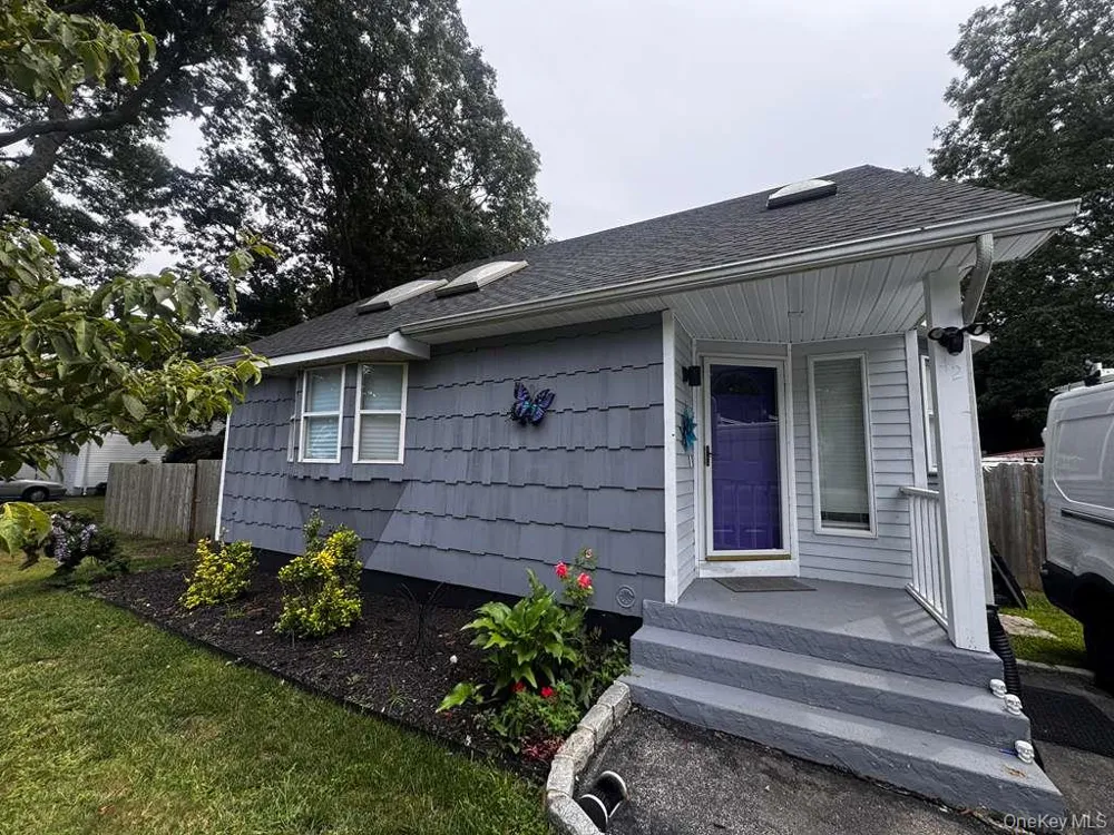 42 Breston Drive W Shirley, NY 11967