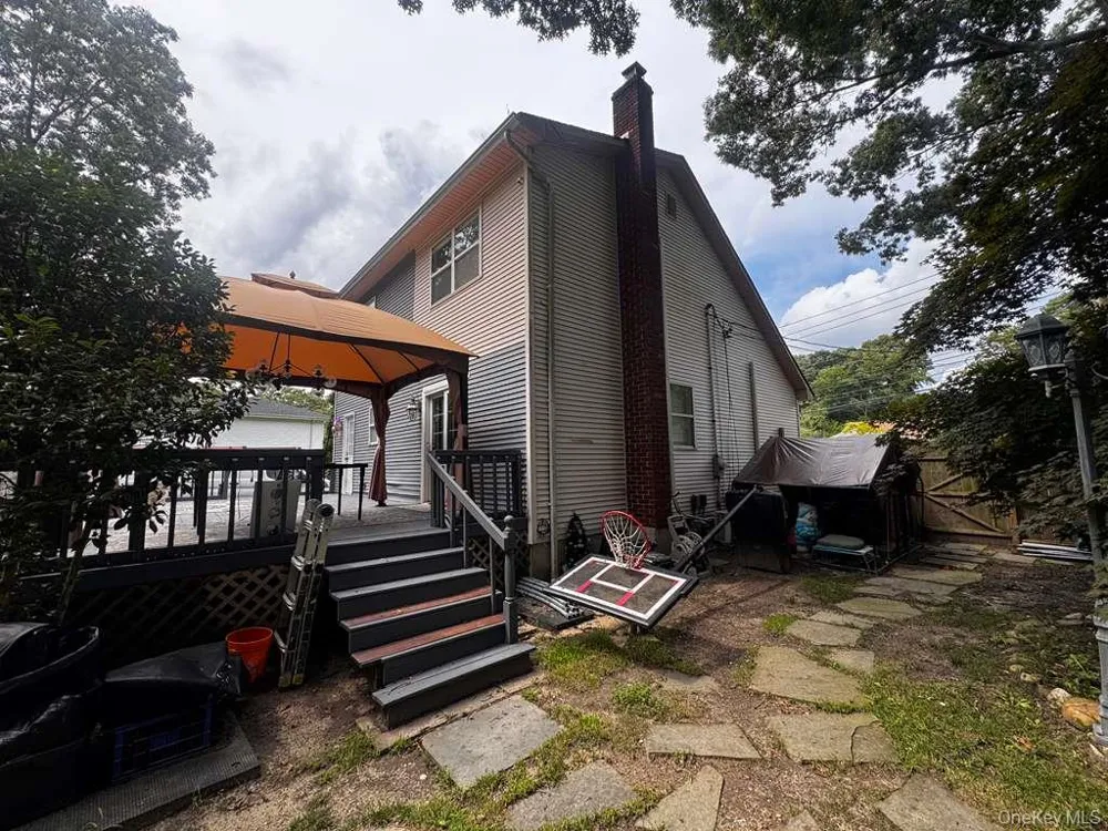 42 Breston Drive W Shirley, NY 11967