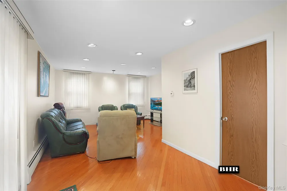 272 Exeter Street Brooklyn, NY 11235