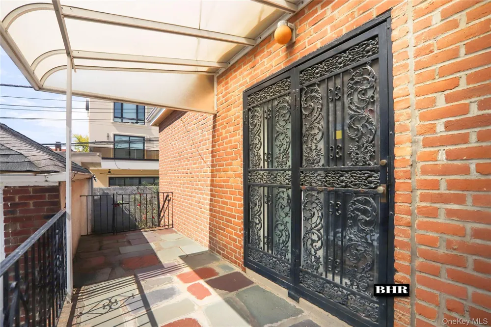 272 Exeter Street Brooklyn, NY 11235