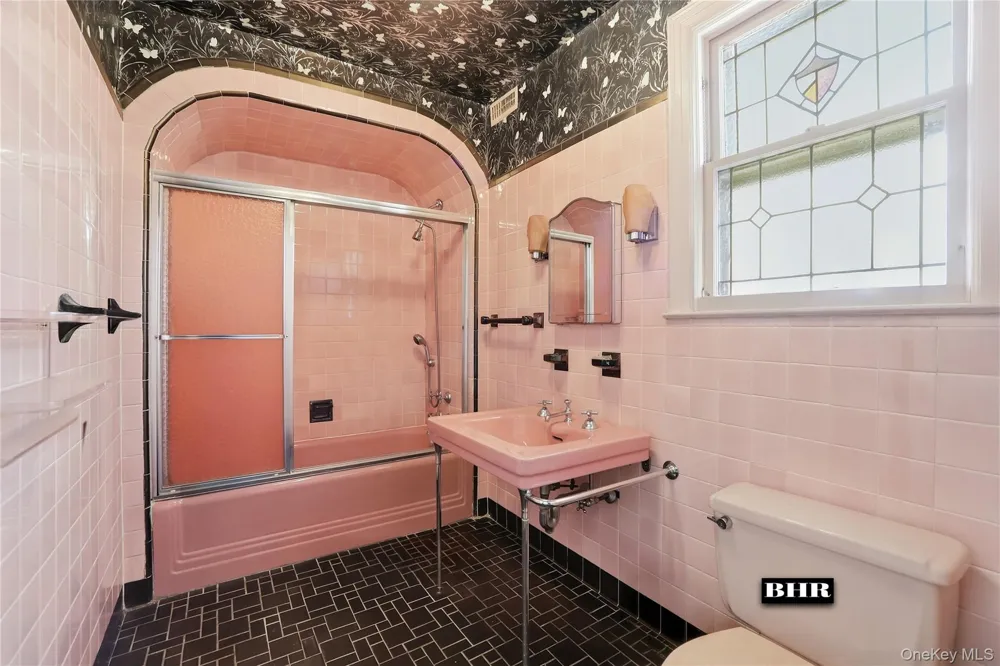 272 Exeter Street Brooklyn, NY 11235