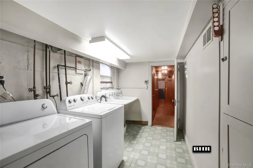 272 Exeter Street Brooklyn, NY 11235