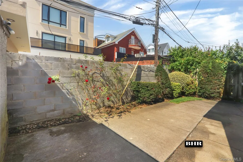 272 Exeter Street Brooklyn, NY 11235