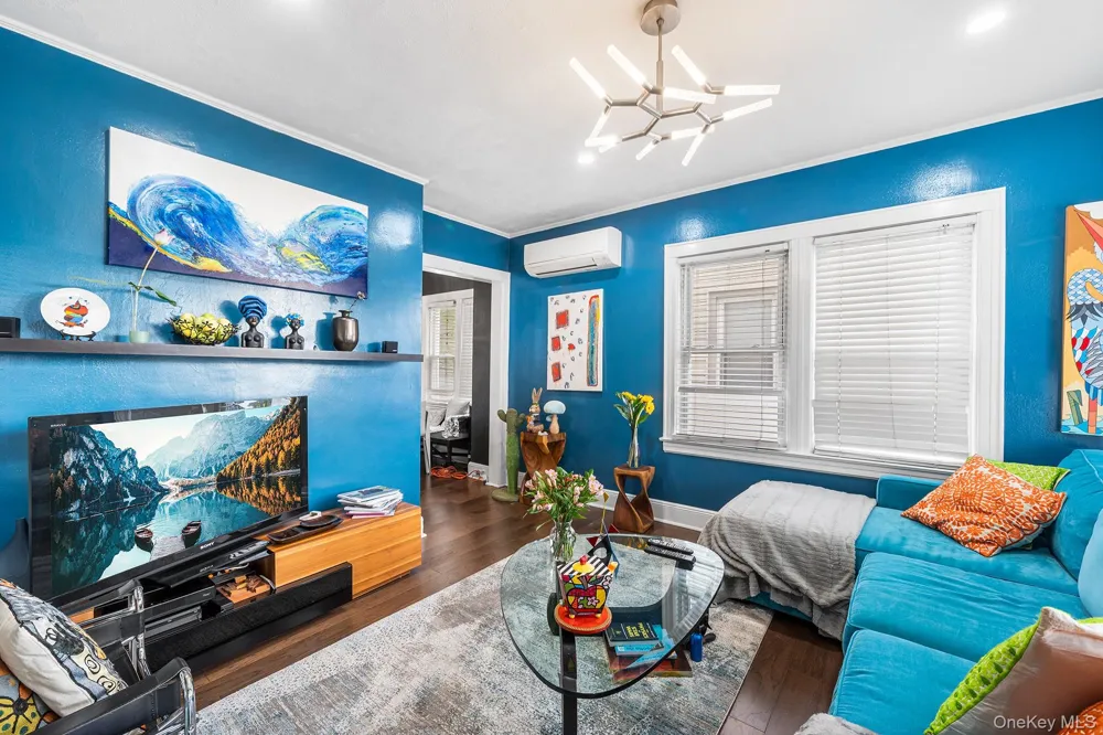 123 East Avenue Valley Stream, NY 11580