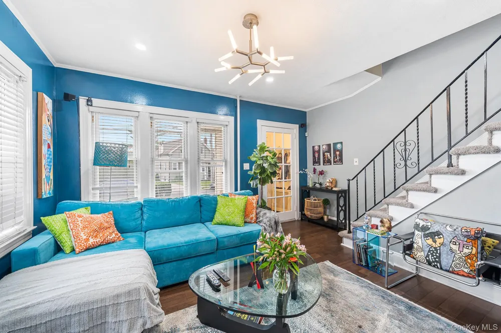 123 East Avenue Valley Stream, NY 11580