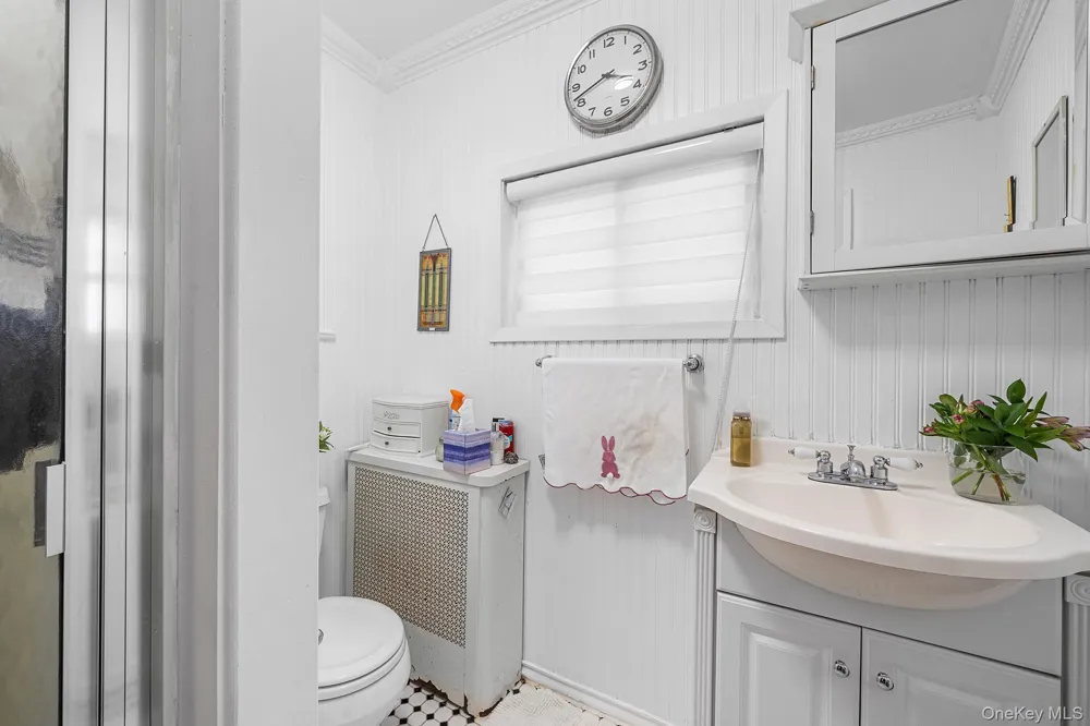 123 East Avenue Valley Stream, NY 11580