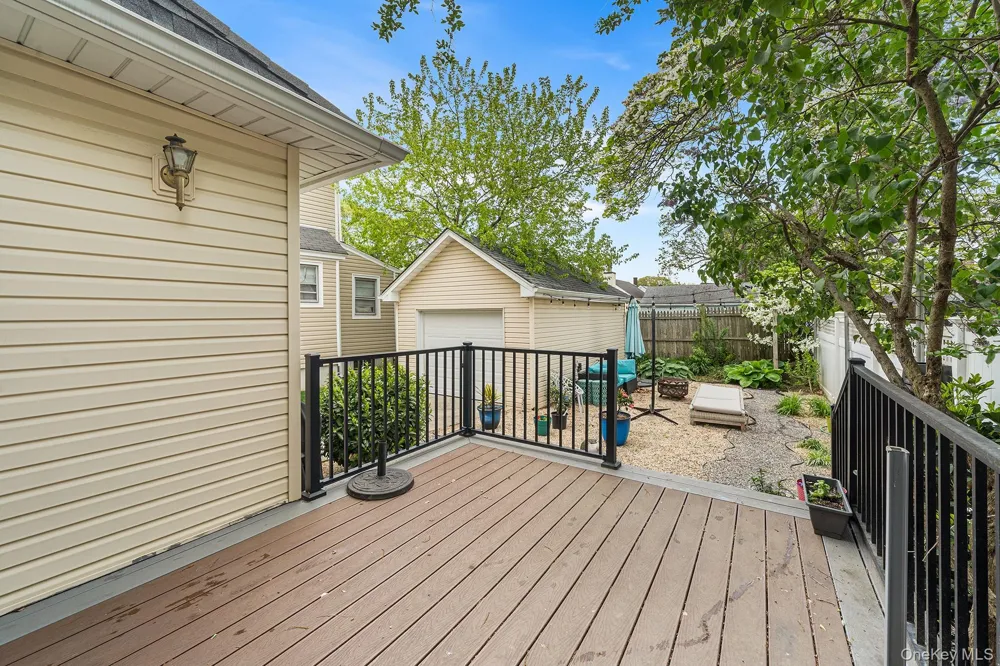 123 East Avenue Valley Stream, NY 11580