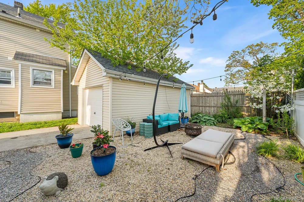 123 East Avenue Valley Stream, NY 11580