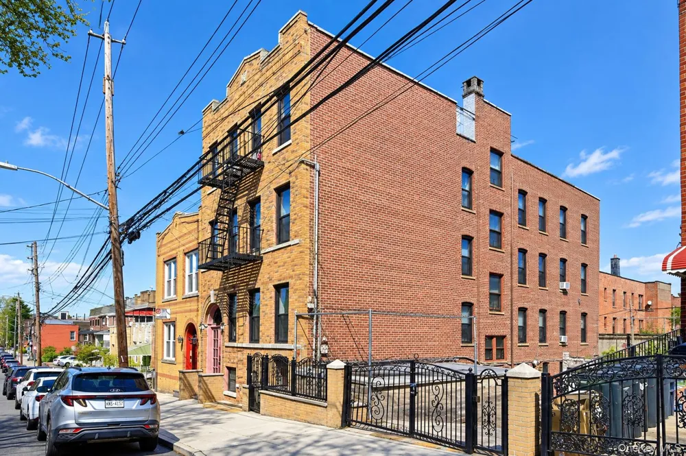 3018 Paulding Avenue Bronx, NY 10469