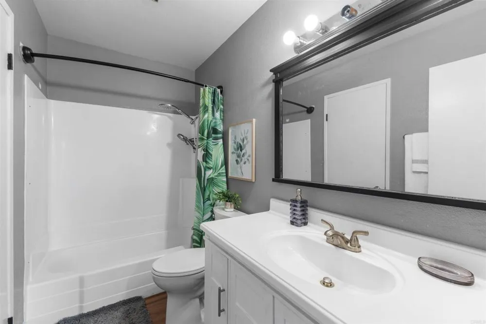 1217 Mariposa Court Vista, CA 92084