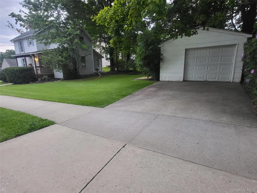 27 Ash Street Monroe, NY 10950