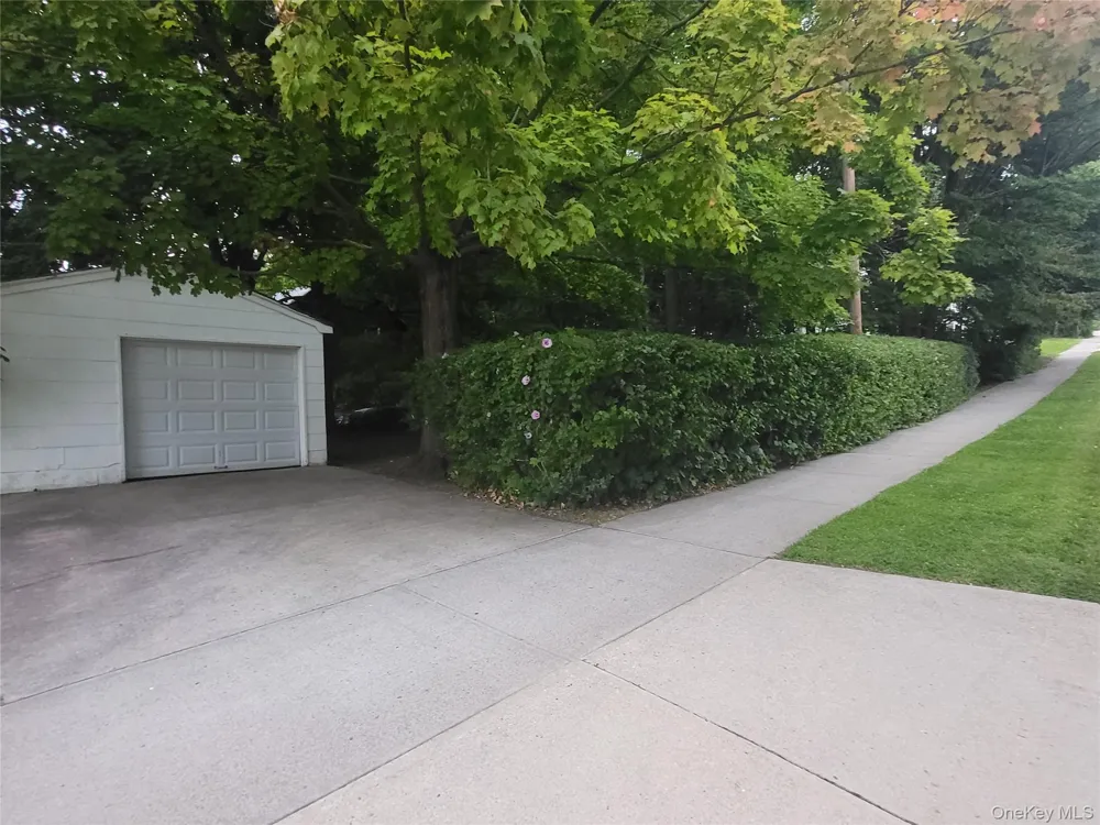 27 Ash Street Monroe, NY 10950