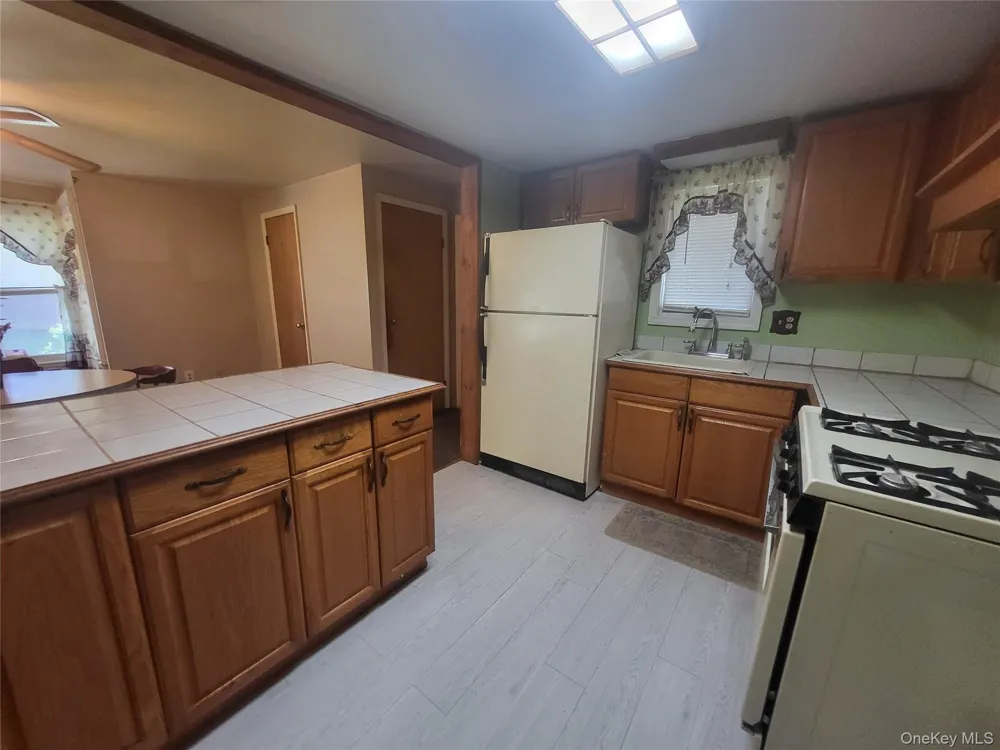 27 Ash Street Monroe, NY 10950