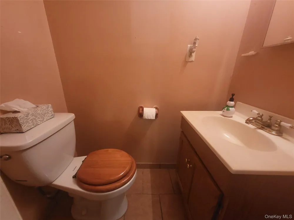 27 Ash Street Monroe, NY 10950