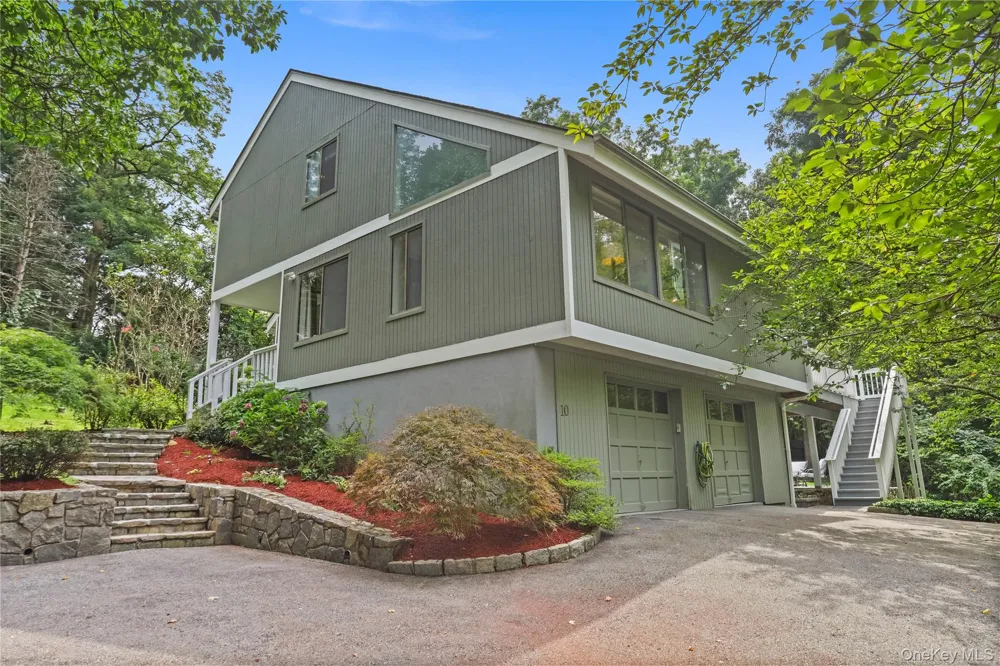 10 Deborah Lane Chappaqua, NY 10514