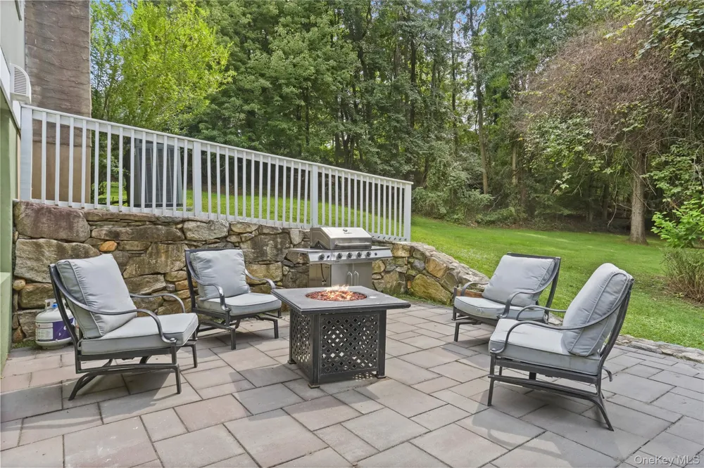 10 Deborah Lane Chappaqua, NY 10514