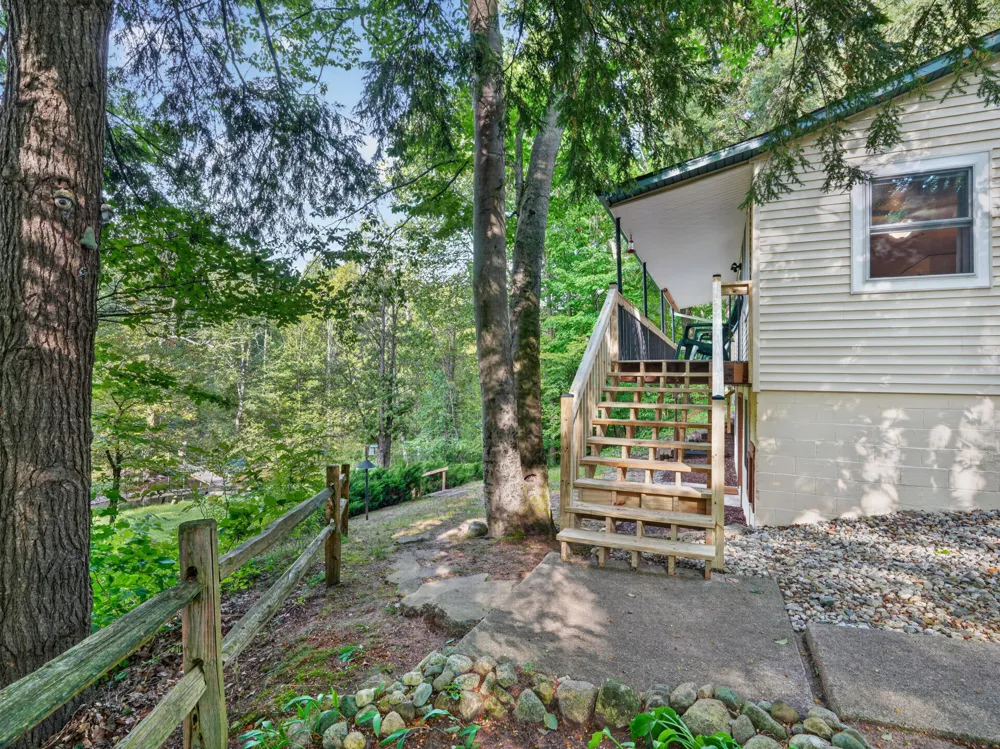 3681 S Cobmoosa Trail Hesperia, MI 49421
