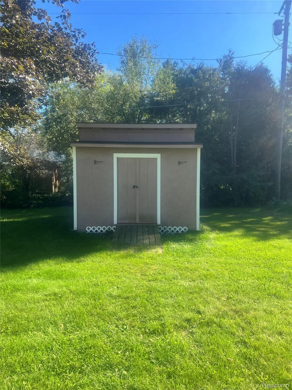 3063 Britton Road Perry City, MI 48872