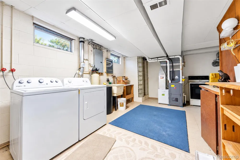 3063 Britton Road Perry City, MI 48872