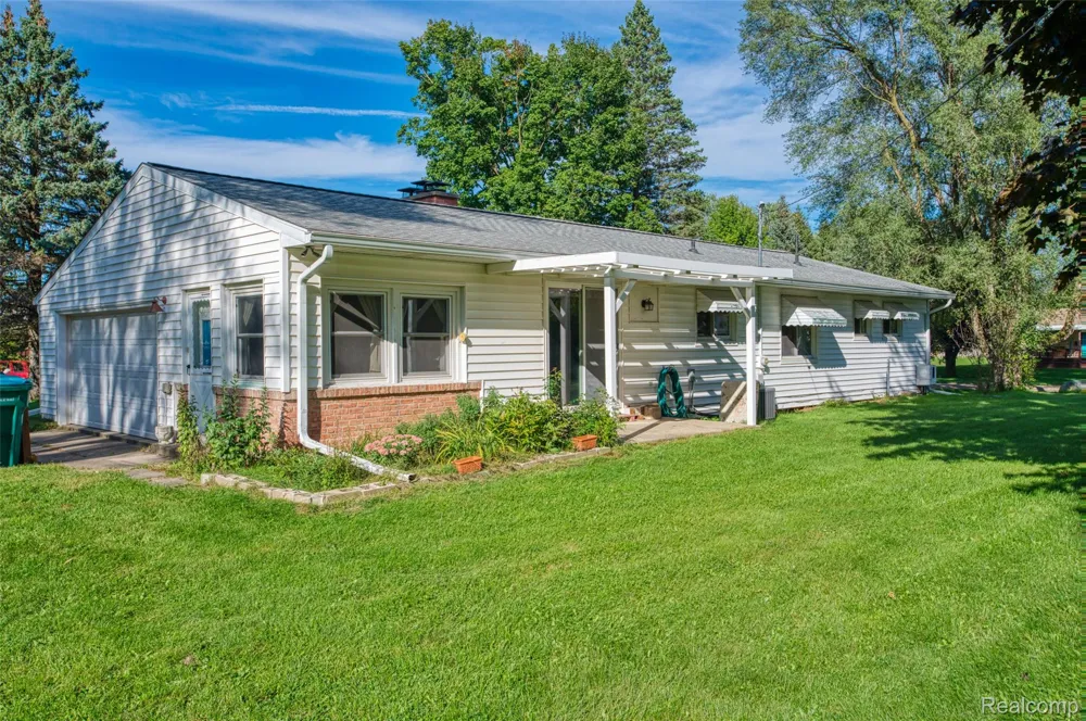 3063 Britton Road Perry City, MI 48872