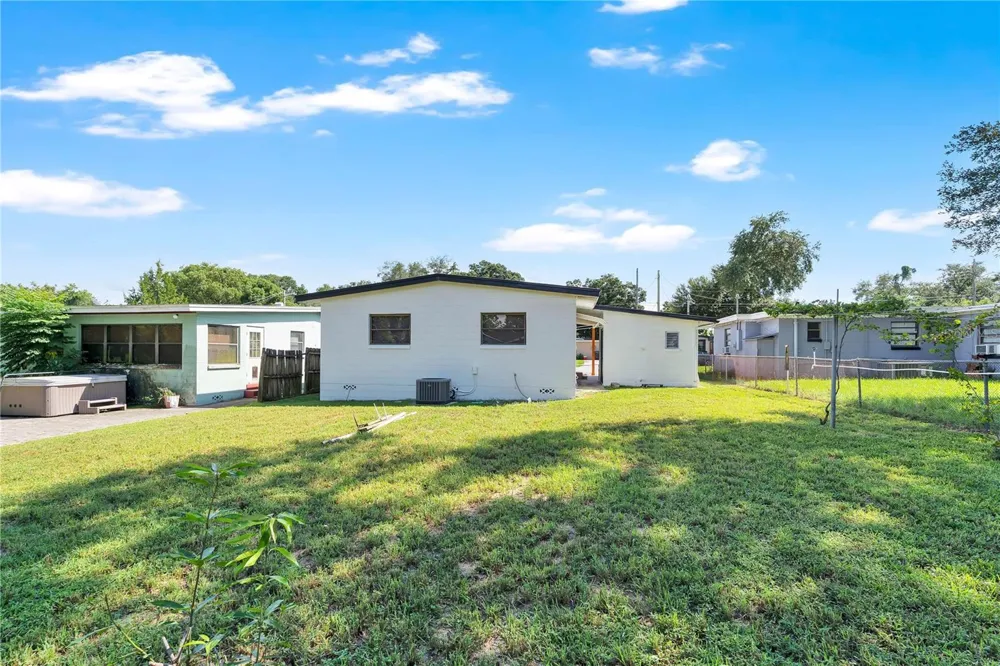 1723 WEEKS AVENUE Orlando, FL 32806