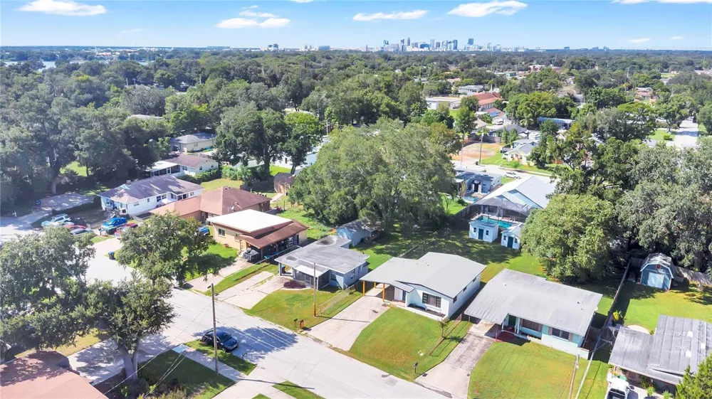 1723 WEEKS AVENUE Orlando, FL 32806