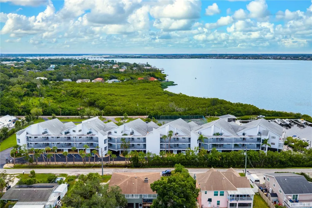 515 LEFFINGWELL AVENUE #112 Ellenton, FL 34222