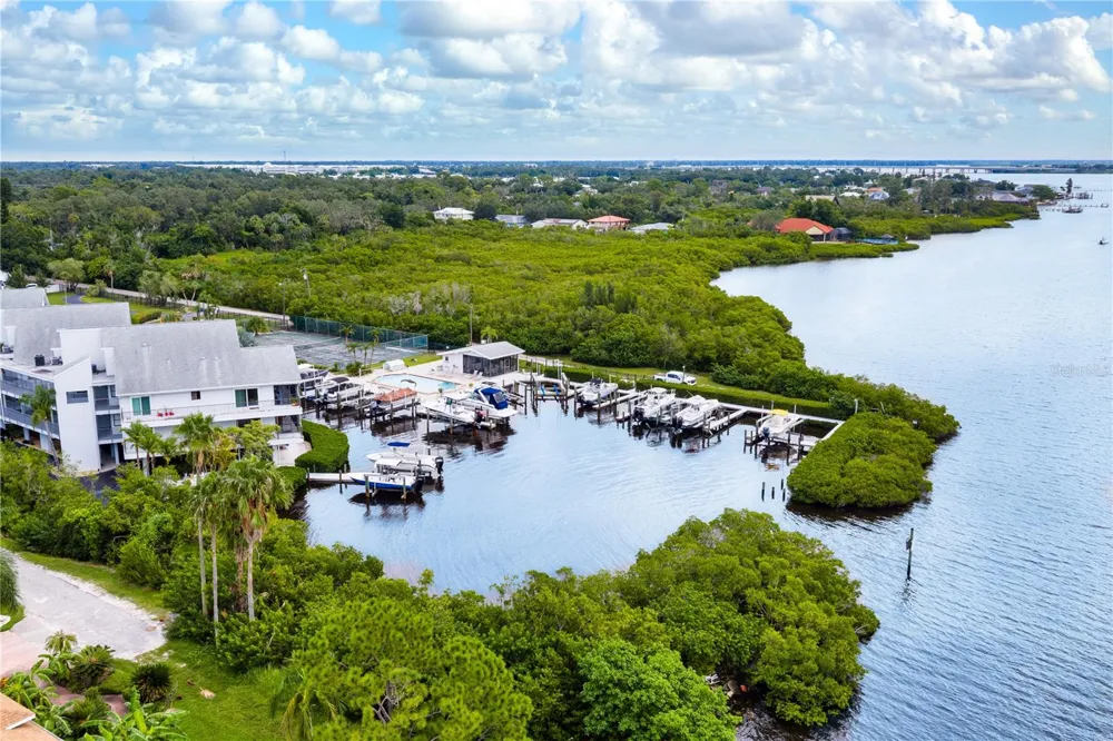 515 LEFFINGWELL AVENUE #112 Ellenton, FL 34222