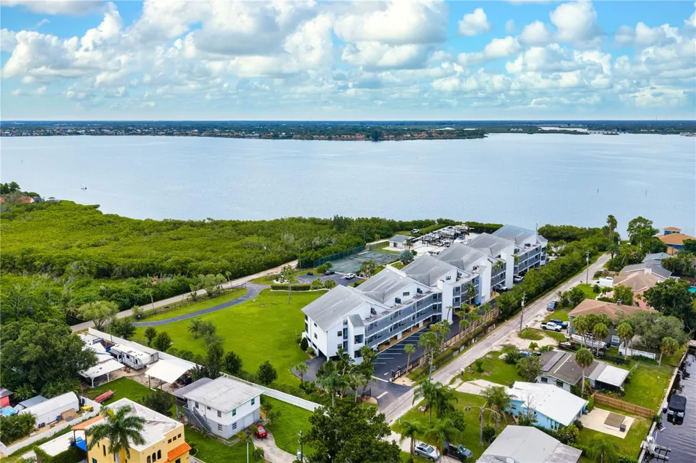 515 LEFFINGWELL AVENUE #112 Ellenton, FL 34222