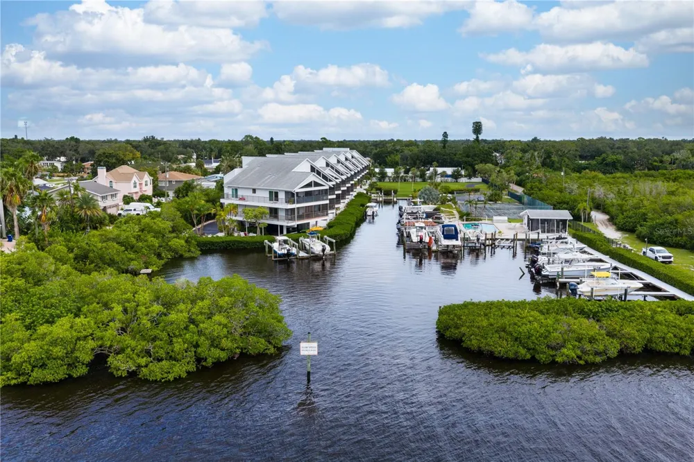 515 LEFFINGWELL AVENUE #112 Ellenton, FL 34222