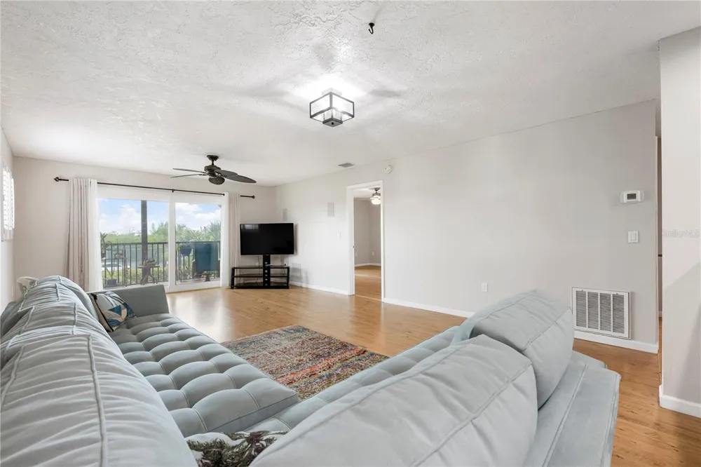 515 LEFFINGWELL AVENUE #112 Ellenton, FL 34222