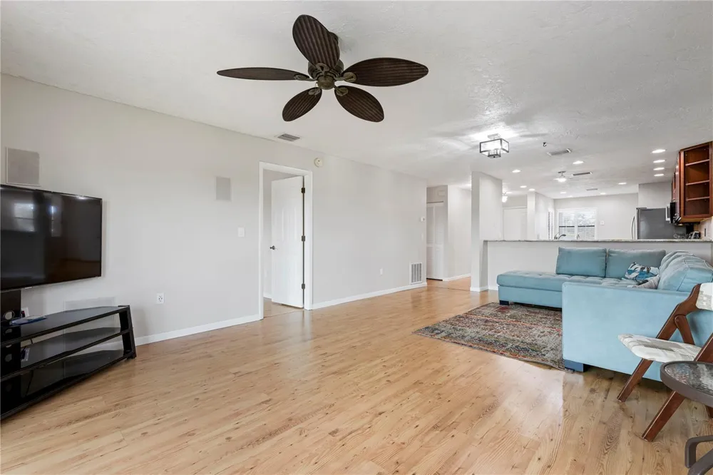 515 LEFFINGWELL AVENUE #112 Ellenton, FL 34222