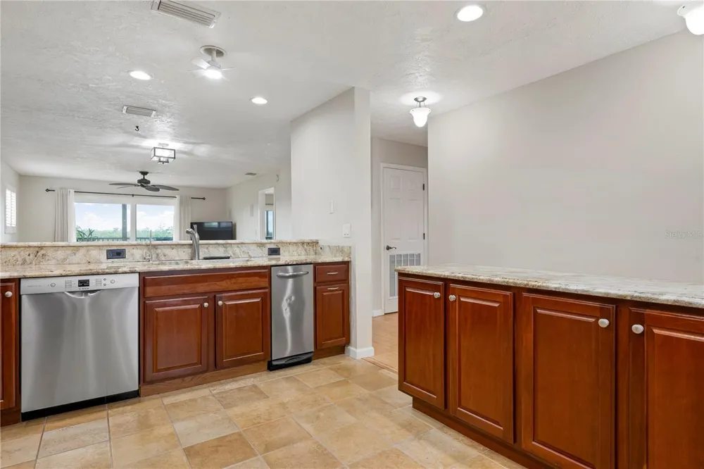 515 LEFFINGWELL AVENUE #112 Ellenton, FL 34222