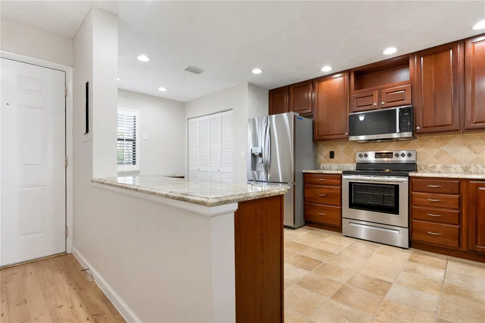 515 LEFFINGWELL AVENUE #112 Ellenton, FL 34222