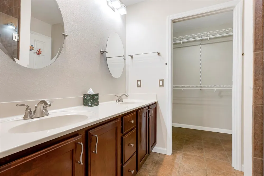 515 LEFFINGWELL AVENUE #112 Ellenton, FL 34222