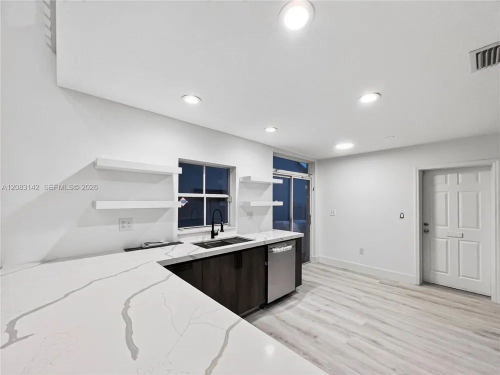 3215 36th Ave Hollywood, FL 33021
