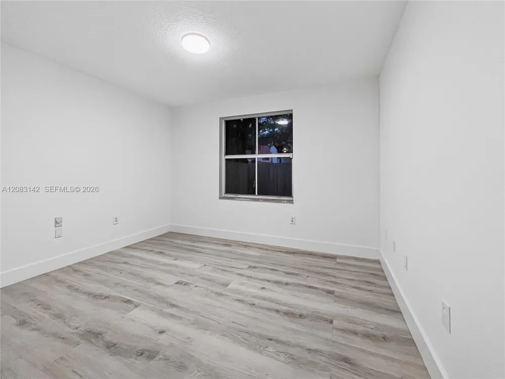 3215 36th Ave Hollywood, FL 33021